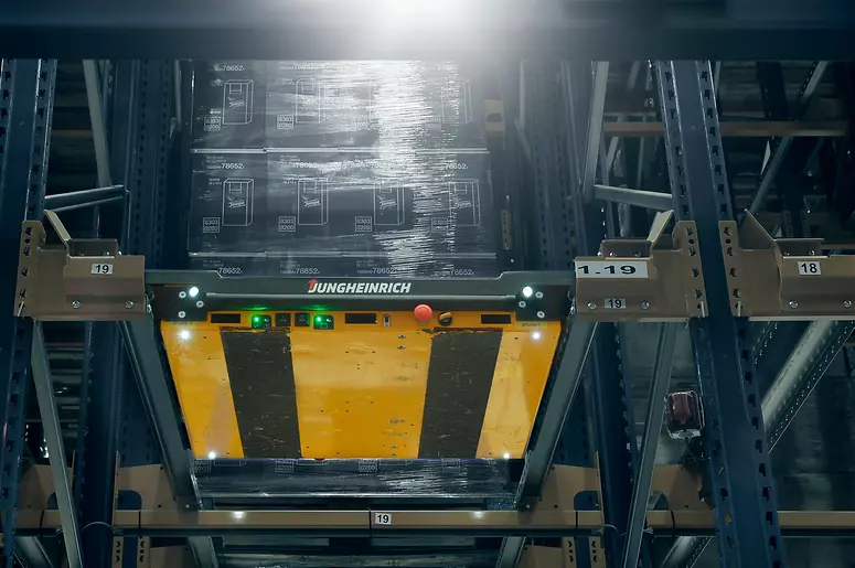 قفسه بندی شاتل راک