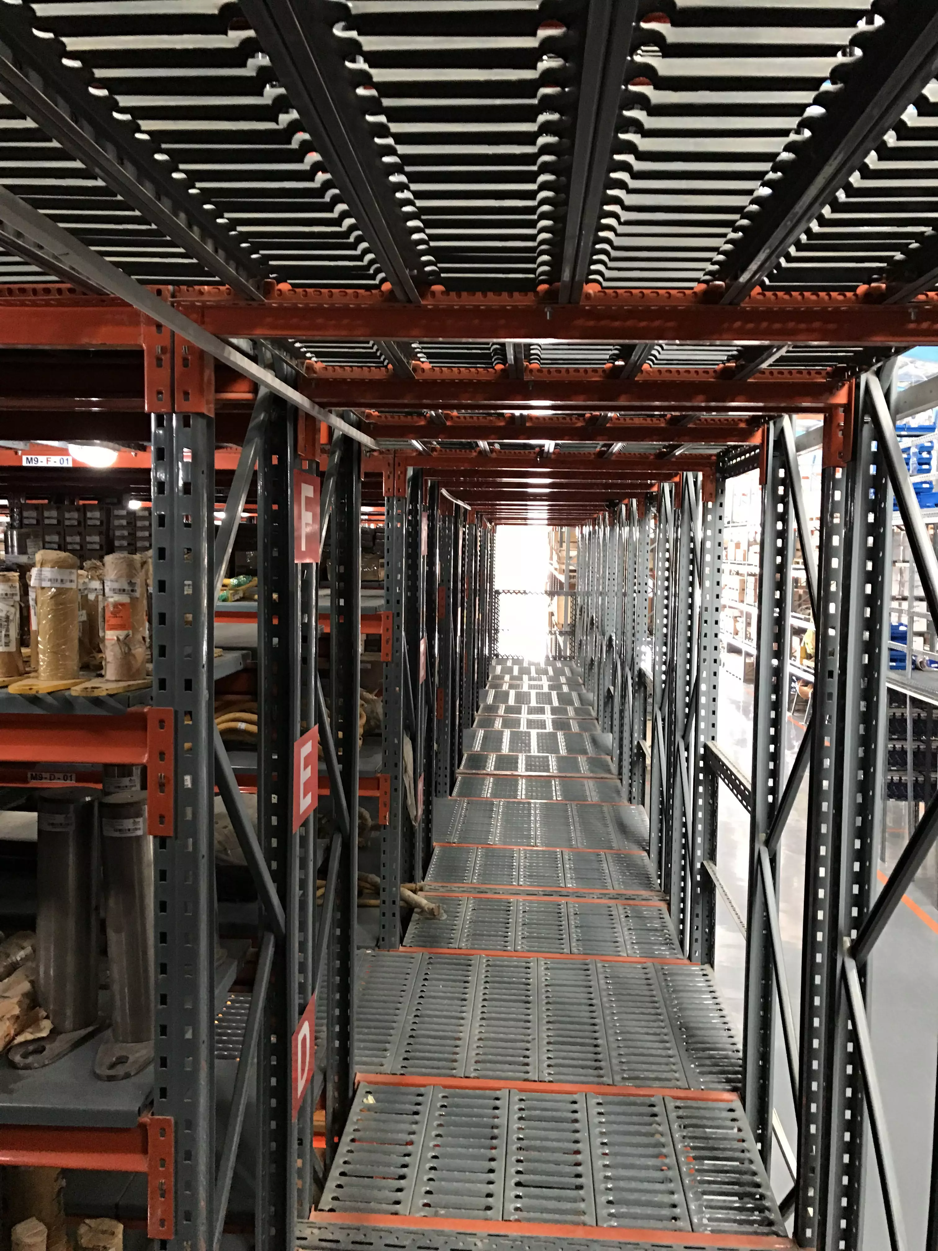 قفسه بندی پانل راک