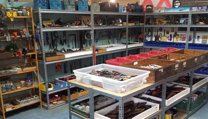 انواع قفسه بندی مغازه ابزار فروشی