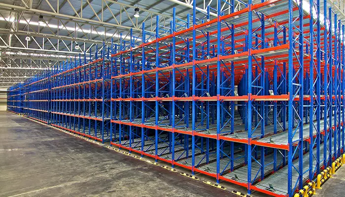 قفسه بندی فلزی